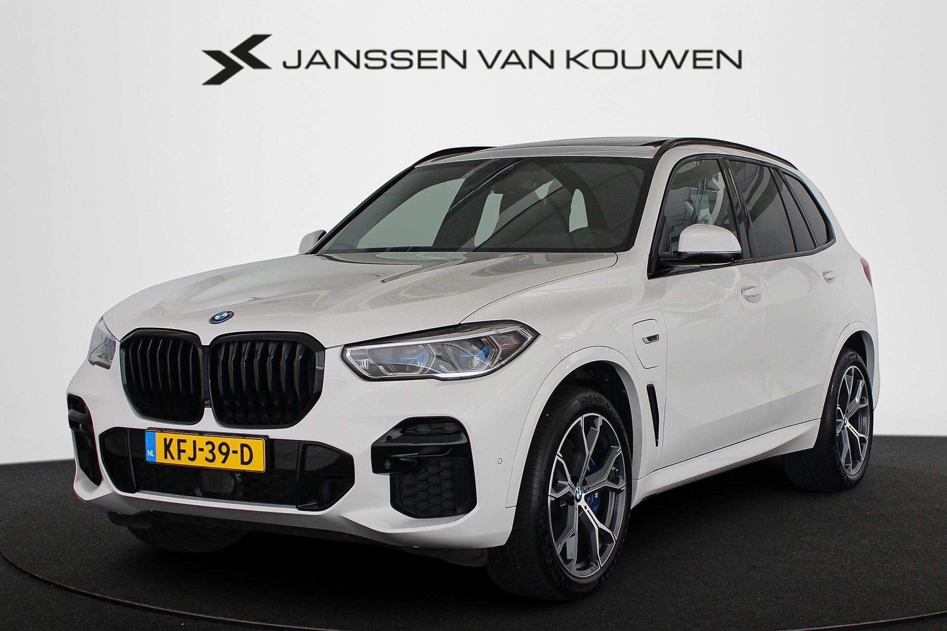 BMW X5 xDrive45e M Sport Panoramadak Keyless Trekhaak 360 Ca