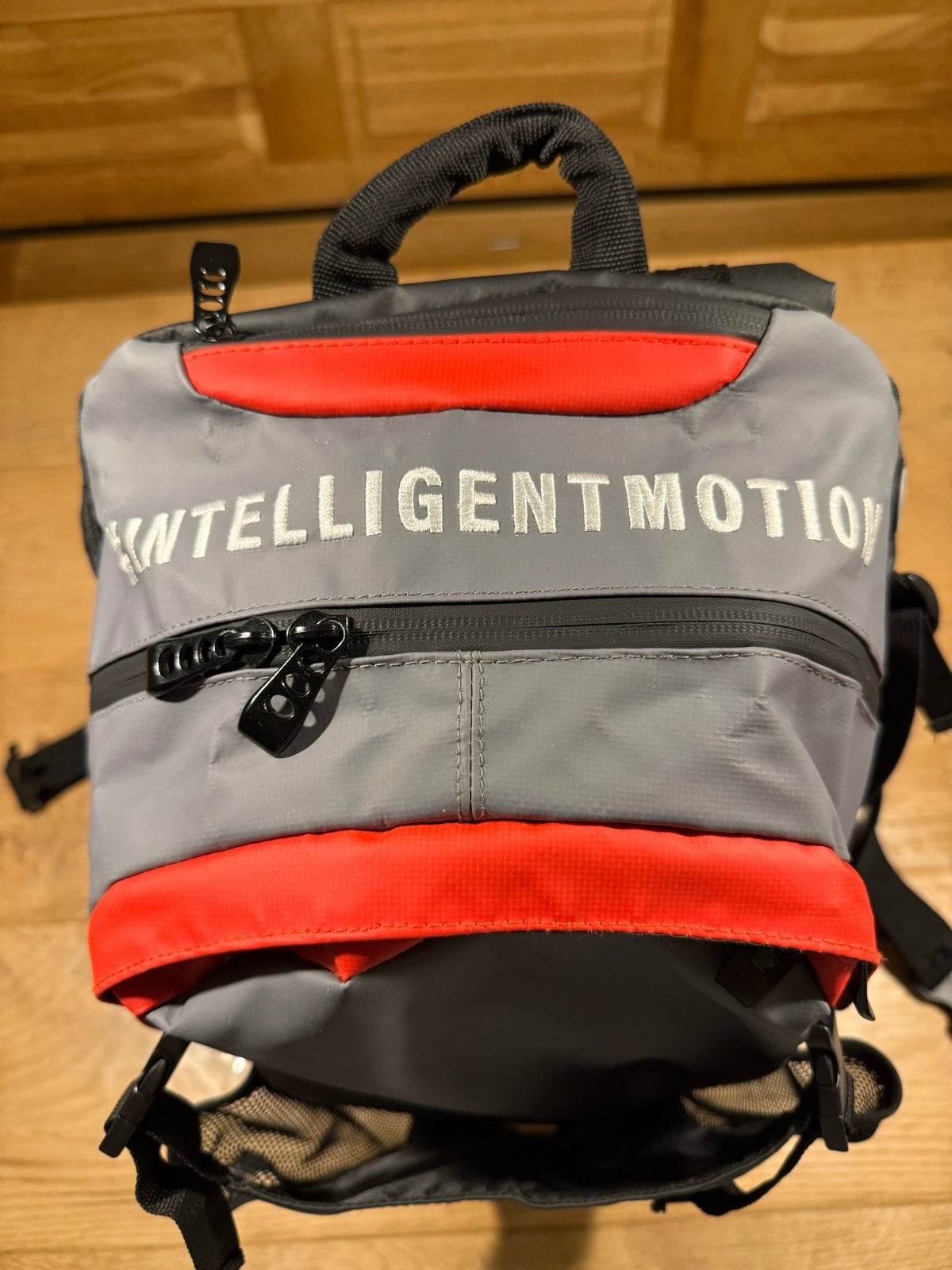 Cadomotus Intelligent Motion Rugzak - Grijs/Rood, 25 tot 40 cm, Nieuw, Ophalen of Verzenden, Waterdicht