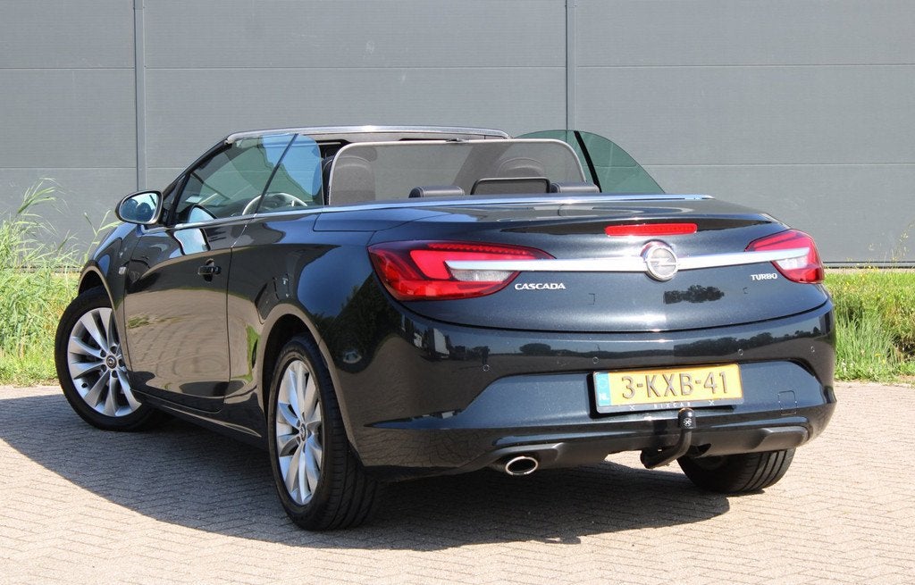Opel Cascada 1.6 Turbo Cosmo Automaat Leder Trekhaak Origine, Auto's, Opel, Euro 5, Gebruikt, Zwart, 4 cilinders