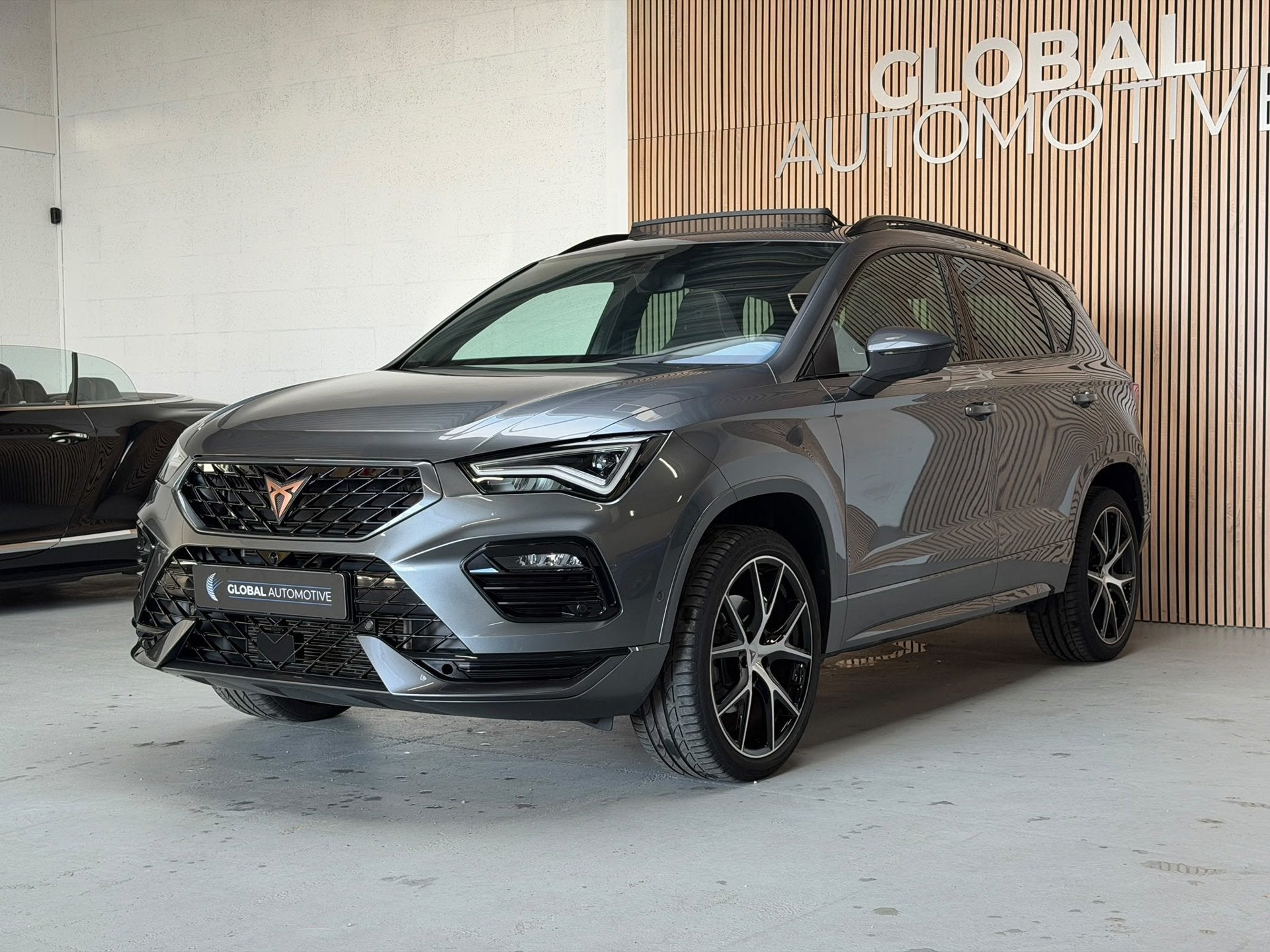 Cupra Ateca 1.5 TSI ACT V - PANORAMADAK - KUIPSTOELEN - CAME, Auto's, Zwart, 4 cilinders, 150 pk, Ateca