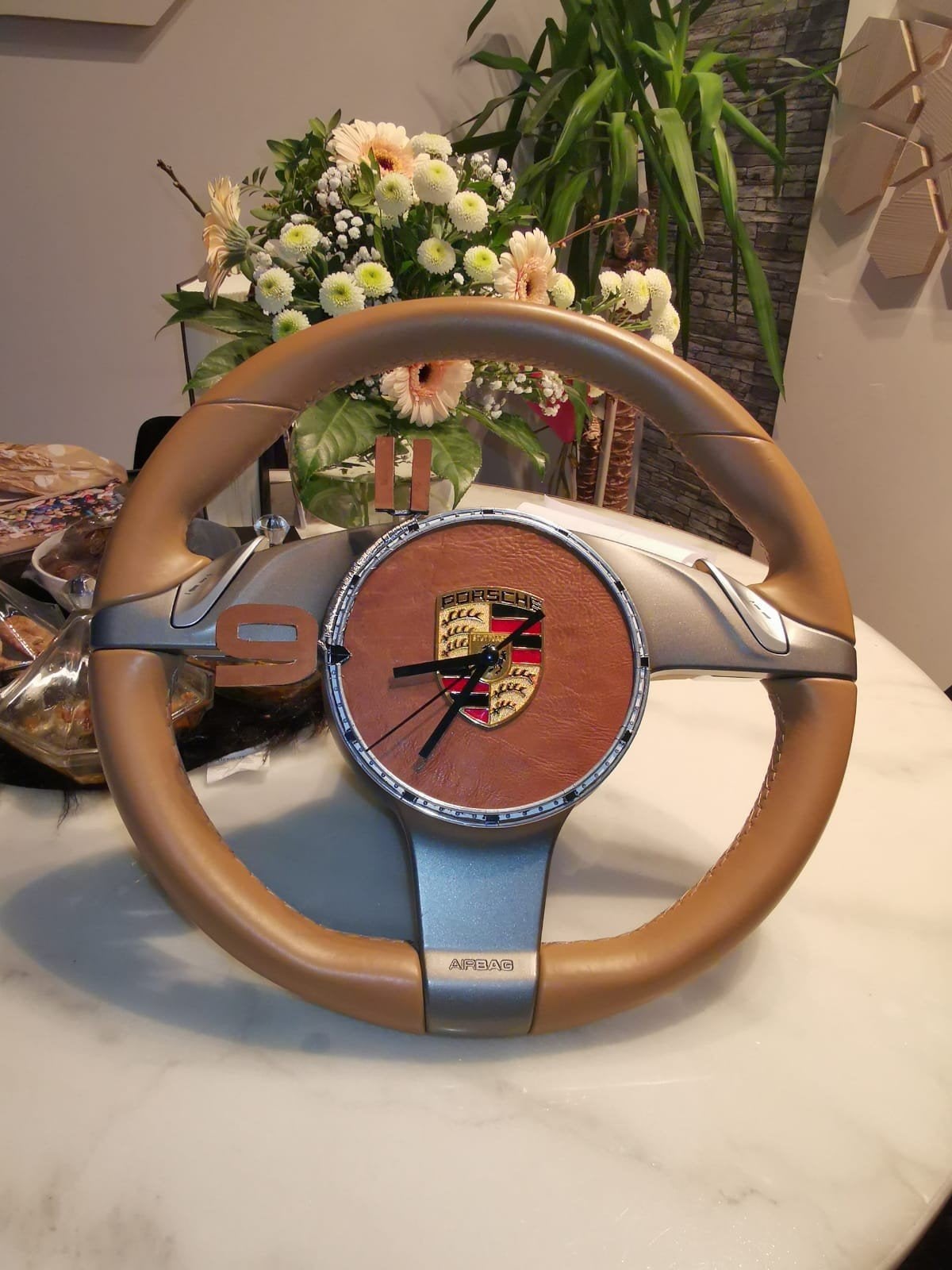Special editie hand made porsche klok gemaakt van echt stuur, Antiek en Kunst, Ophalen of Verzenden