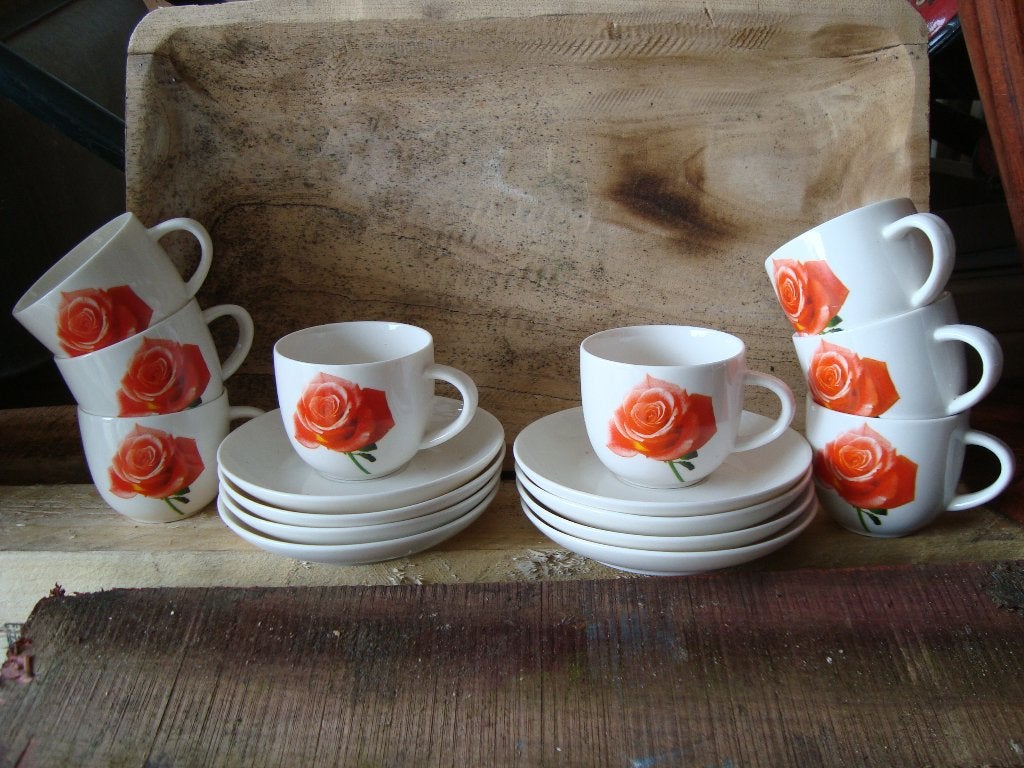 8 kop en schotels roos nieuw, Huis en Inrichting, Keuken | Servies, Nieuw, Ophalen of Verzenden, Bord(en), Overige stijlen