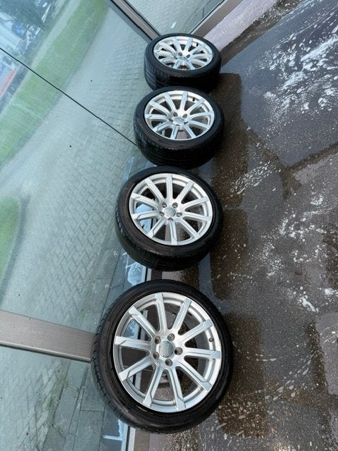 18inch Velgen voor Audi met banden 245/40, Auto-onderdelen, Banden en Velgen, Ophalen, 18 inch, Band(en), Personenwagen
