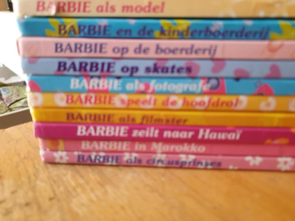 Grote collectie Barbie boeken - 10 stuks, Ophalen of Verzenden, Gelezen, Diverse auteurs, Fictie