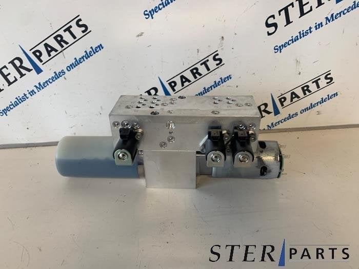 Hydrauliek pomp van een Mercedes SL, Gebruikt, -, Ophalen of Verzenden, -