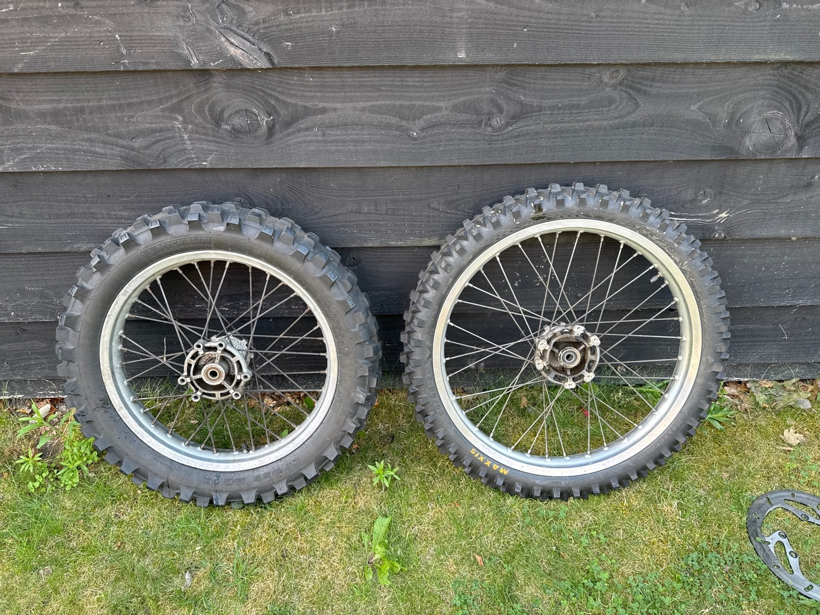 Brommer velgen set (21" voor, 18" achter) met remschijf, Fietsen en Brommers, Brommeronderdelen | Algemeen, Ophalen, Gebruikt