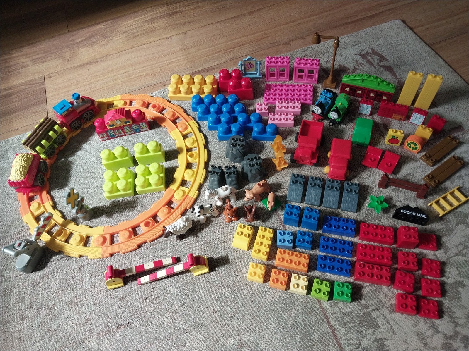 bak met duplo en mega bloks, Ophalen of Verzenden, Gebruikt