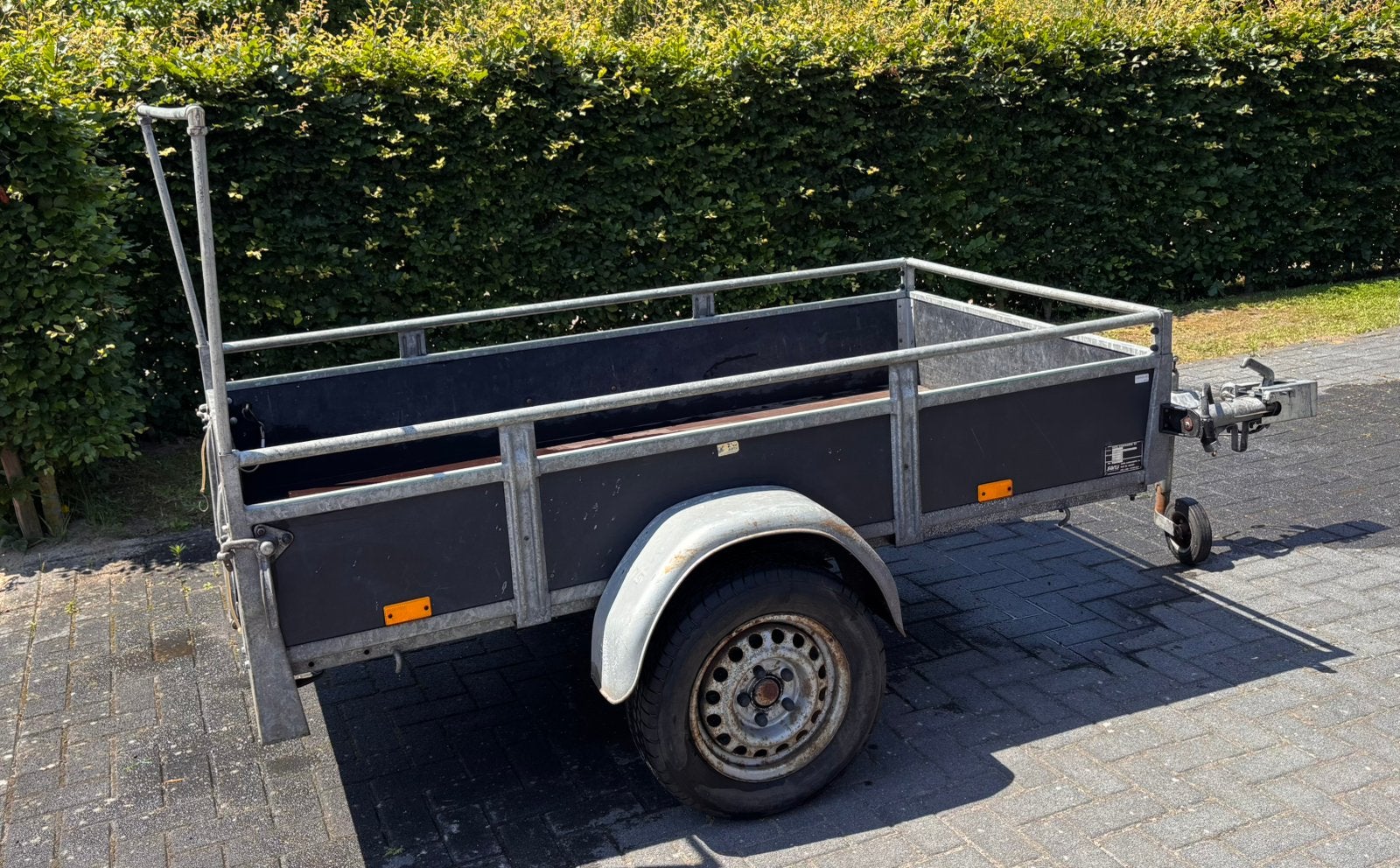 Saris aanhanger met oprijplaten en net, Ophalen, Gebruikt