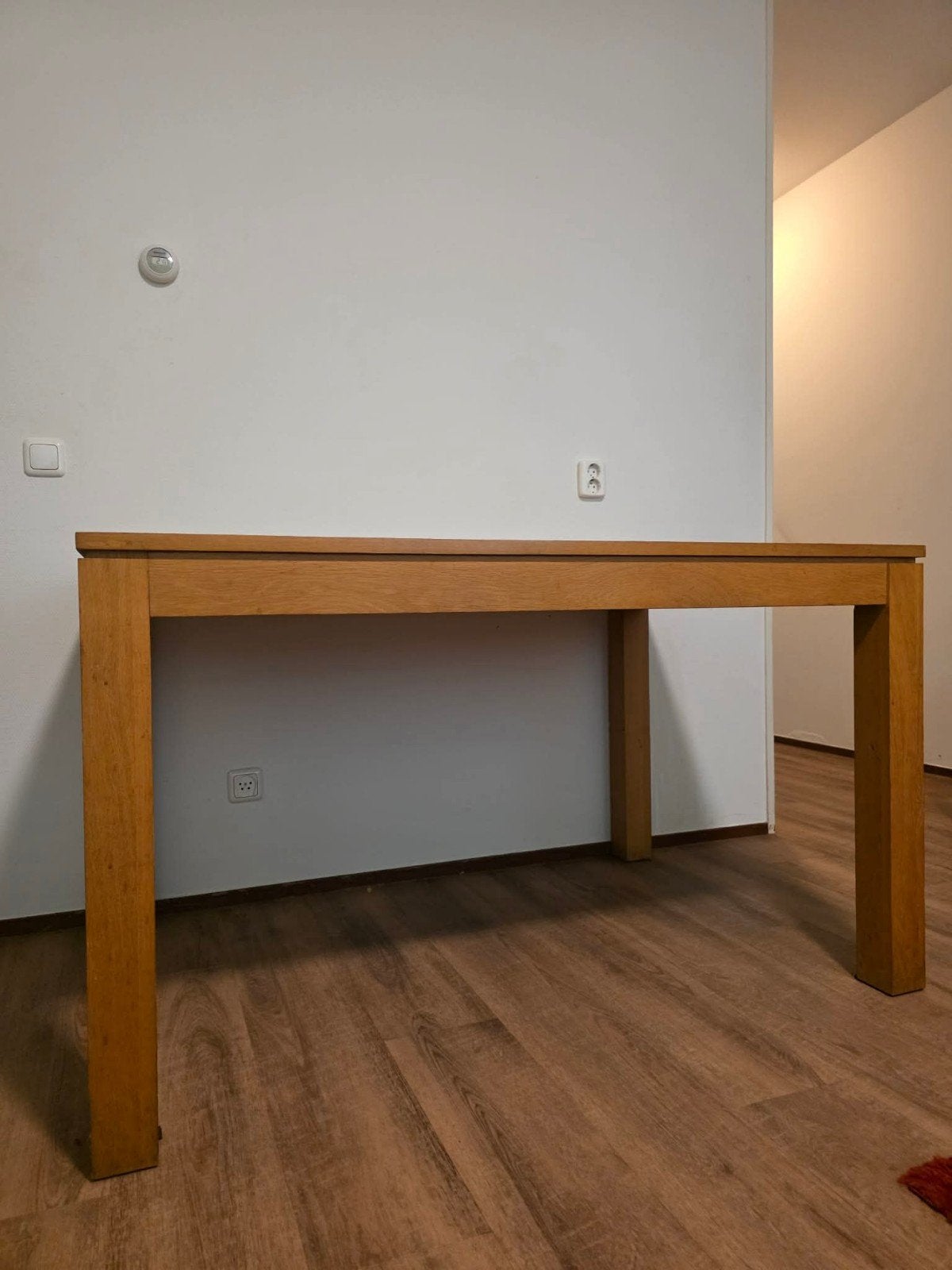 Nieuwe eettafel met 4 stoelen - ideaal voor 6 personen, Huis en Inrichting, Ophalen