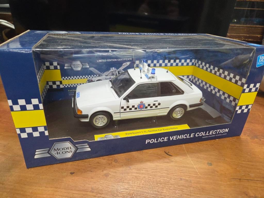 Ford escort 1.1L section car essex police model-icons 1:18, Overige merken, Auto, ., Ophalen of Verzenden