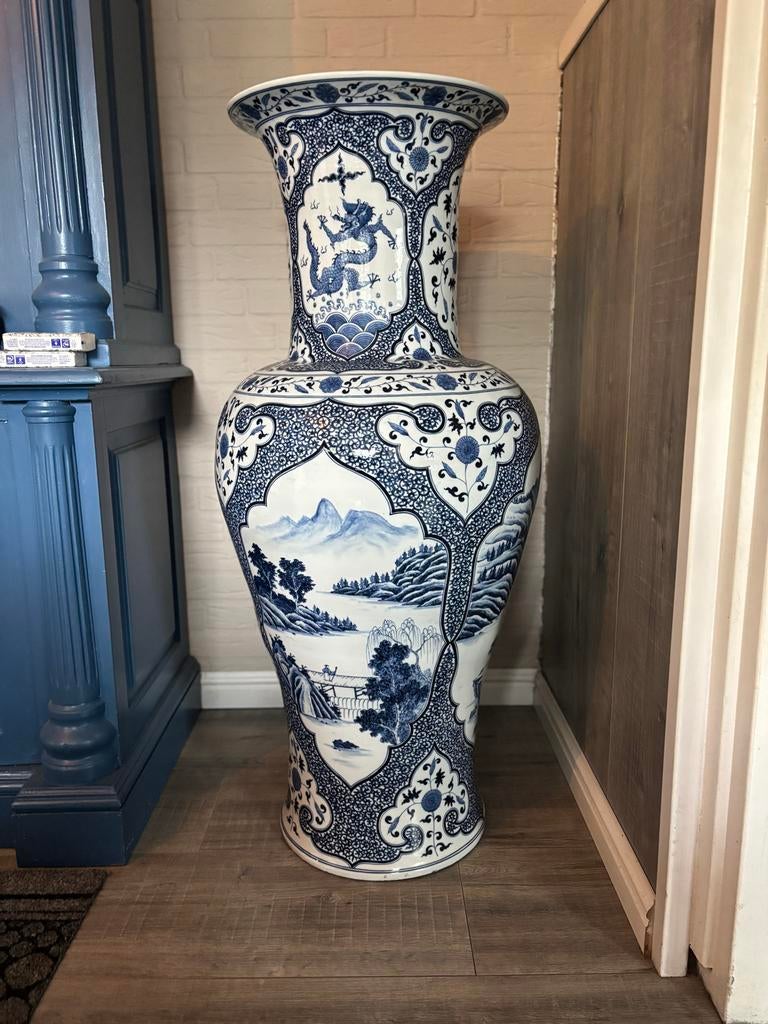 Grote Chinese vaas, blauw-wit, 108 cm hoog, Antiek en Kunst, Antiek | Vazen, Ophalen