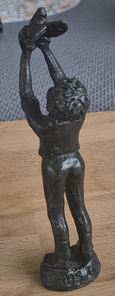 Janneke Ros - Jongen met duif, Ophalen of Verzenden, Beeld