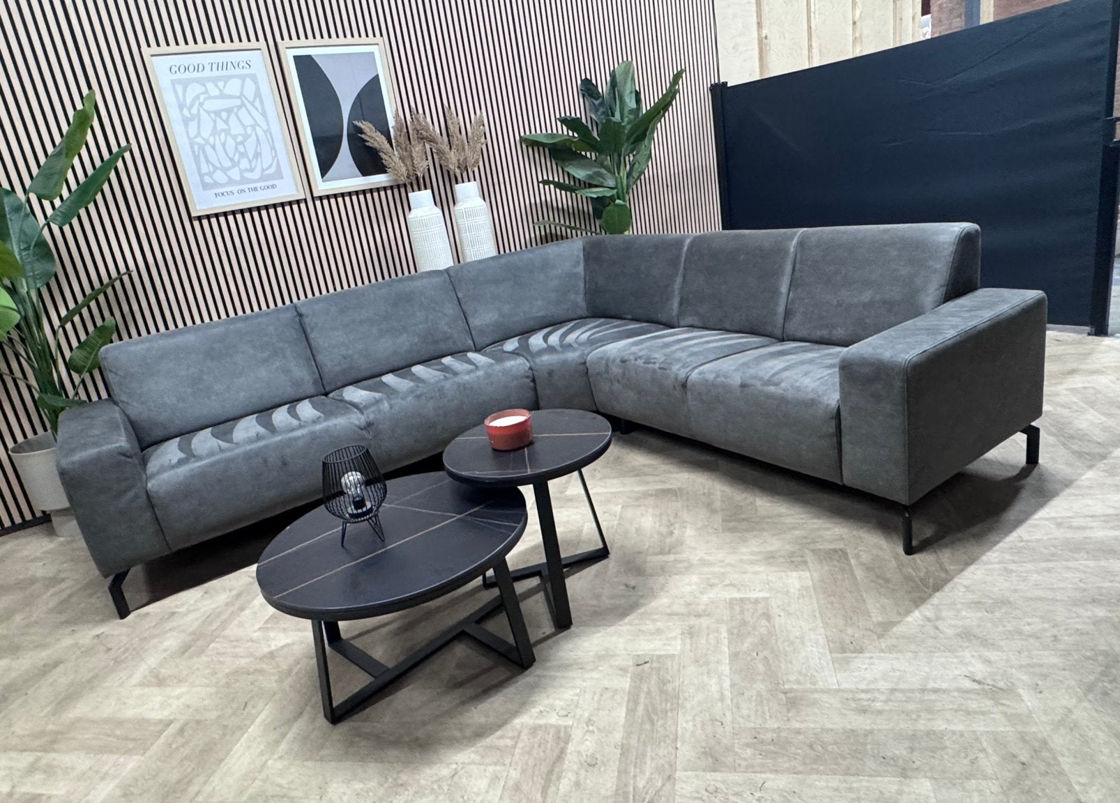 ZGAN Home Center Hoekbank Microleer - Antraciet - 270 x 240, Huis en Inrichting, Banken | Bankstellen, 250 tot 300 cm, -, -, Hoekbank