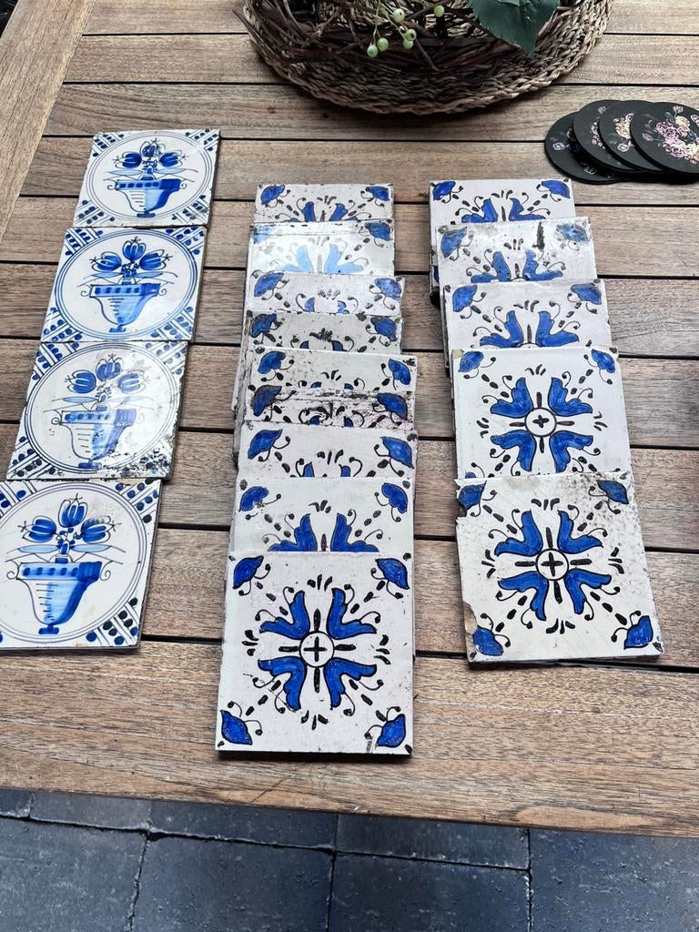 19 antieke  Delfts Blauwe  tegels klokjes  patroon, Ophalen