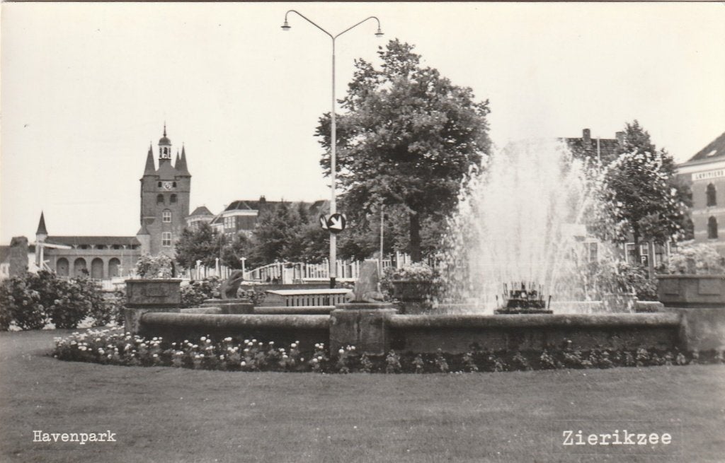 ZIERIKZEE Havenpark met Fontein, Verzamelen, Verzenden, 1960 tot 1980, Gelopen, Zeeland