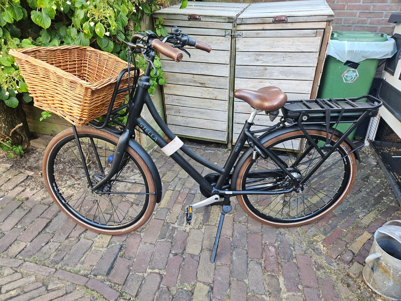 Stella Dolce E-Bike transportfiets lage km stand. 2021, Zo goed als nieuw, 47 tot 51 cm, 30 tot 50 km per accu, Ophalen