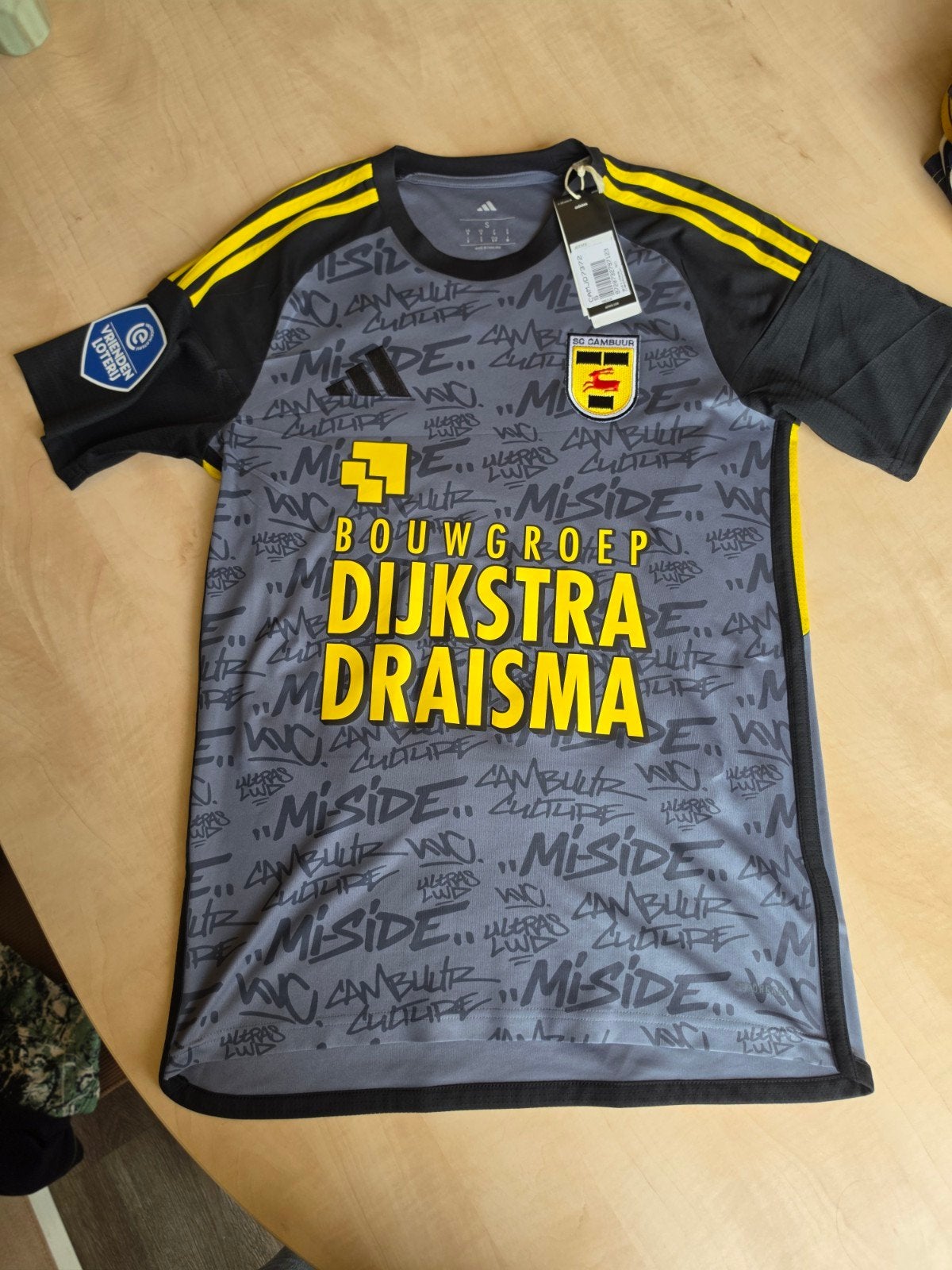 SC Cambuur Uitshirt 2026/2027 Maat S Nieuw met kaartjes, Nieuw, Ophalen of Verzenden, Adidas, Voetbal