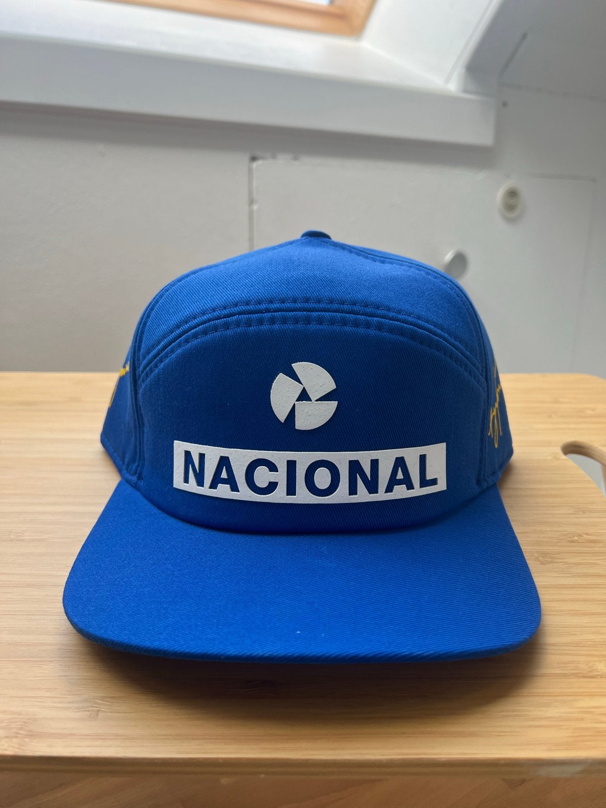 Ayrton Senna — “Nacional” Cap, Verzamelen, Automerken, Motoren en Formule 1, Ophalen of Verzenden, Nieuw, Formule 1