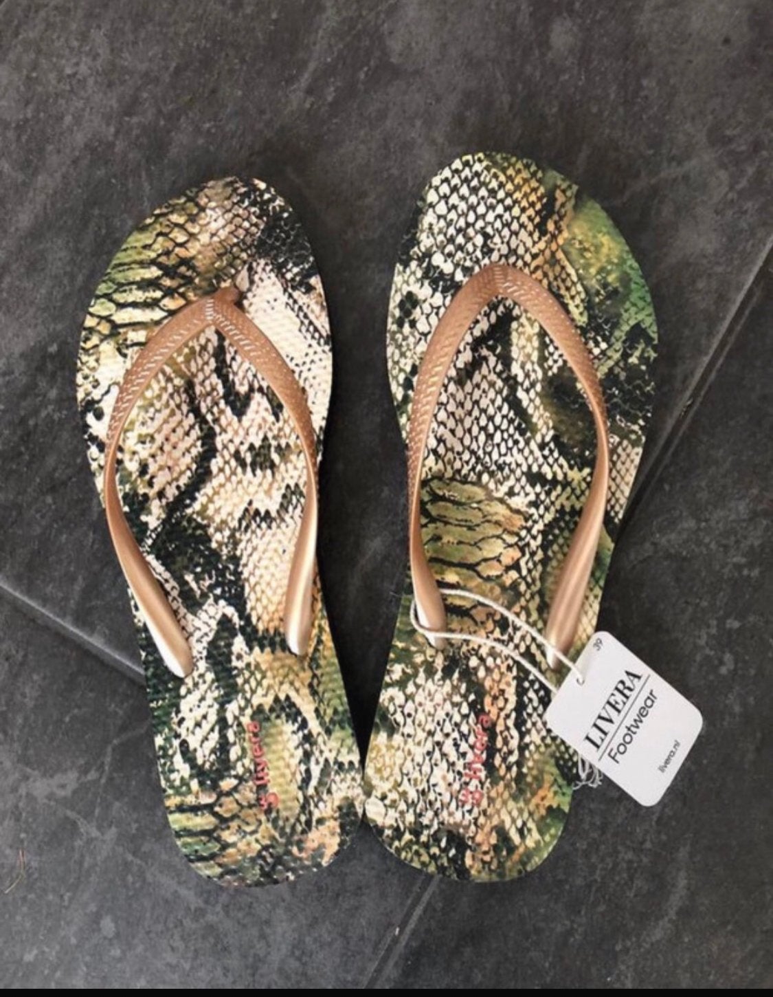 Nieuwe Livera slippers met slangenprint, Slippers, Overige kleuren, Nieuw, Ophalen of Verzenden