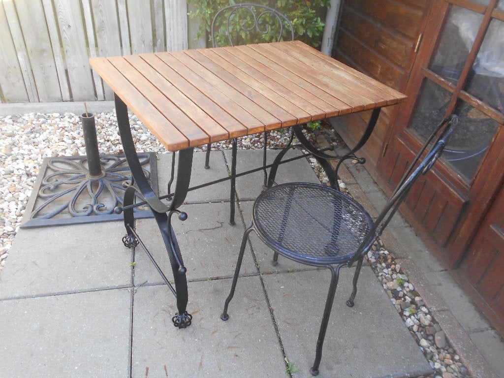 leuk tuintafeltje BR.D.H.86x59x75cm ijzer onderstel+teakhout, Ophalen, Zo goed als nieuw, Rechthoekig, Metaal