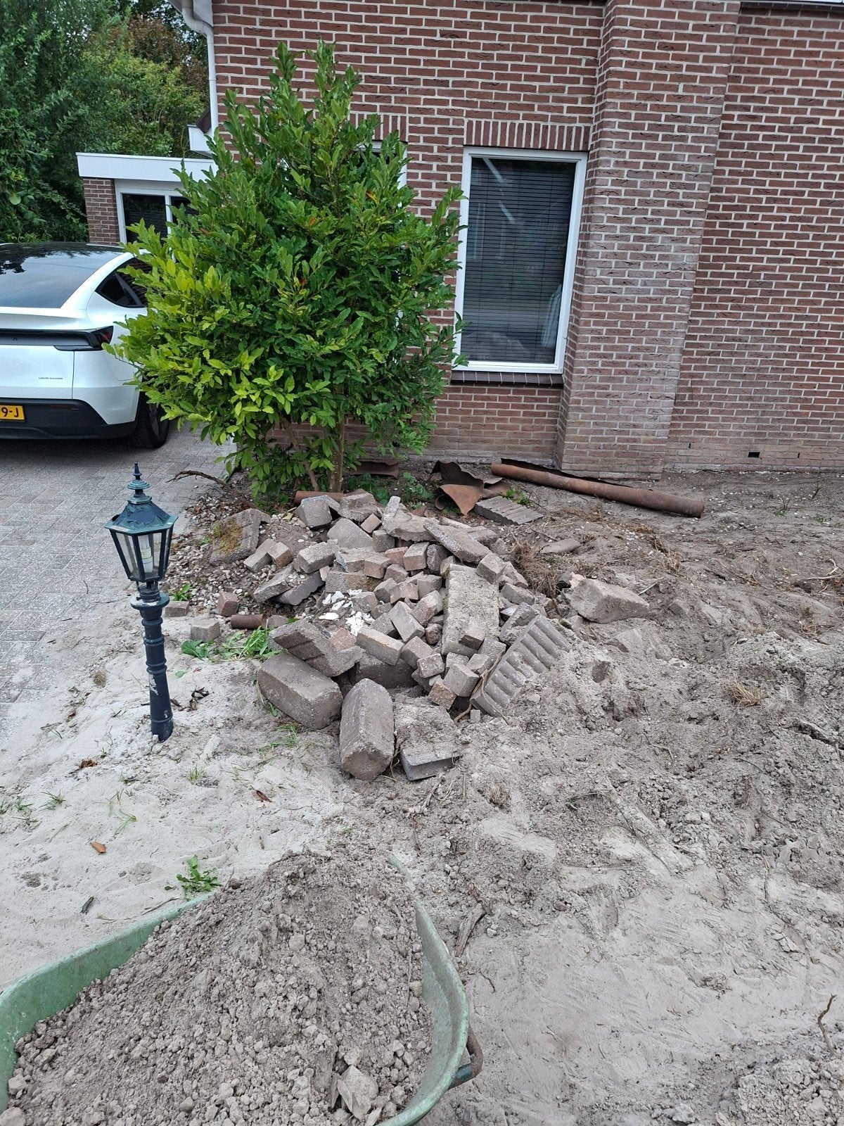 Tegen een vergoeding puin af te halen, Ophalen
