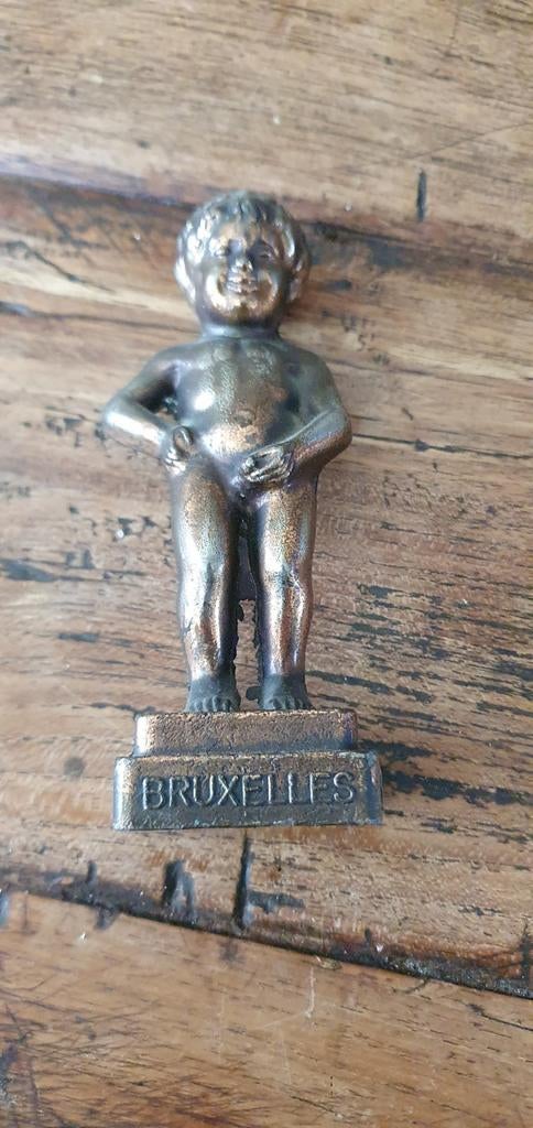 Bronzen manneke pis beeldje bruxelles Brussel, Ophalen of Verzenden