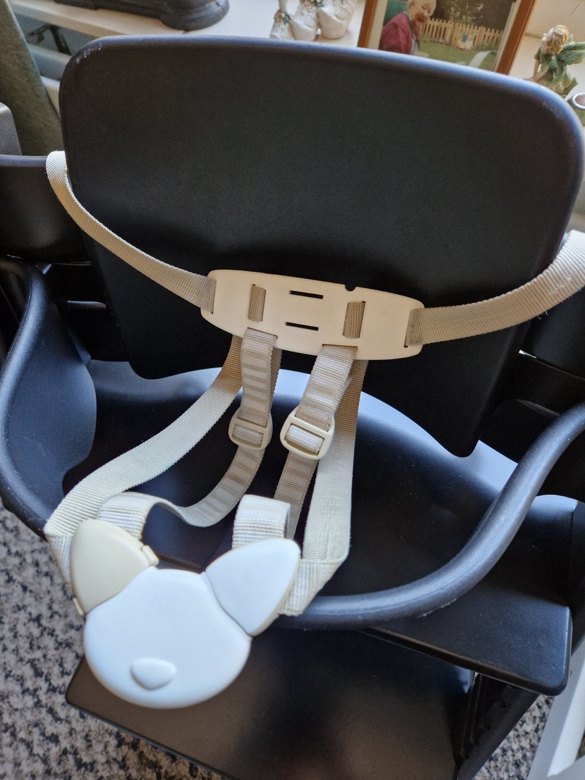 Stokke Tripp Trapp stoel Zwart met verkleiner plus tuigje, Kinderen en Baby's, Kinderstoelen, Ophalen of Verzenden, Zo goed als nieuw