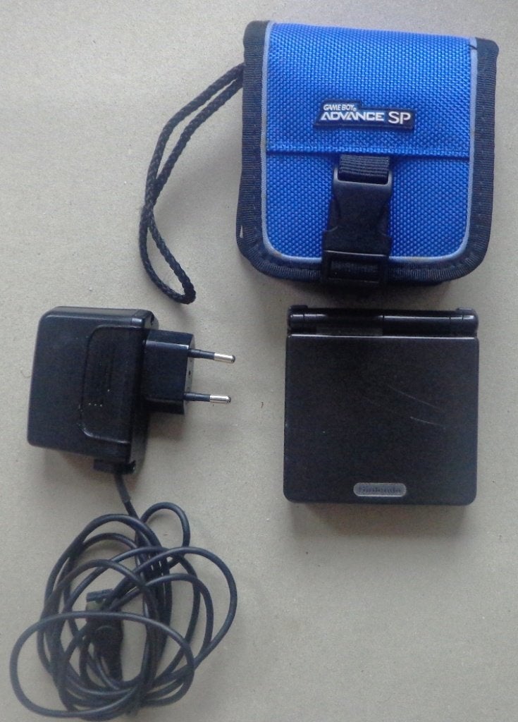 Gameboy Advance SP Zwart + originele oplader + tasje, Spelcomputers en Games, Ophalen of Verzenden, Gebruikt, Game Boy Advance SP