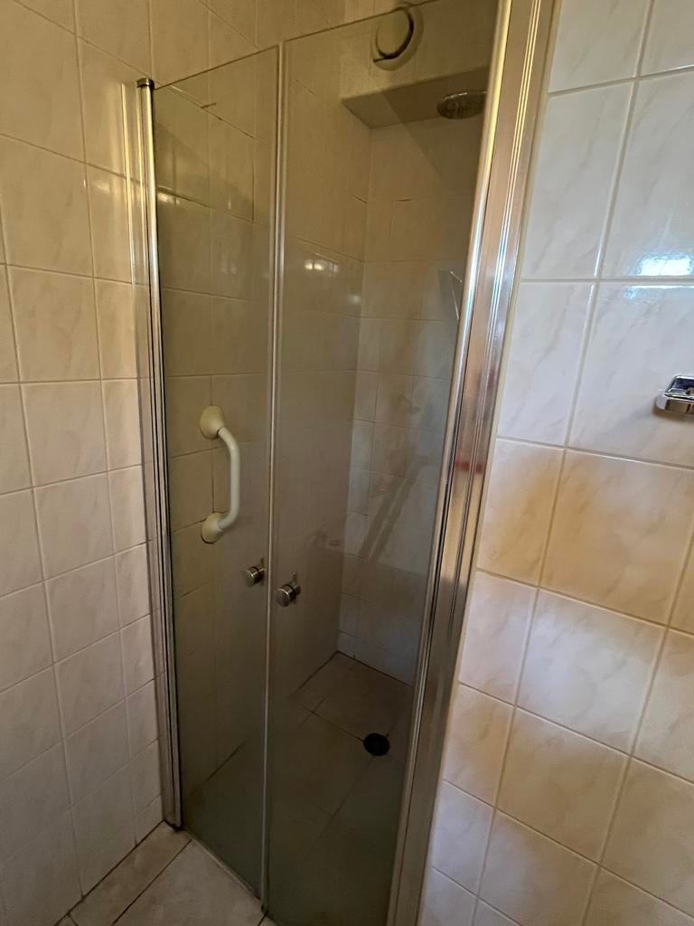 Gratis douchewand compleet op te halen in Heereveen, Huis en Inrichting, Ophalen, Zo goed als nieuw