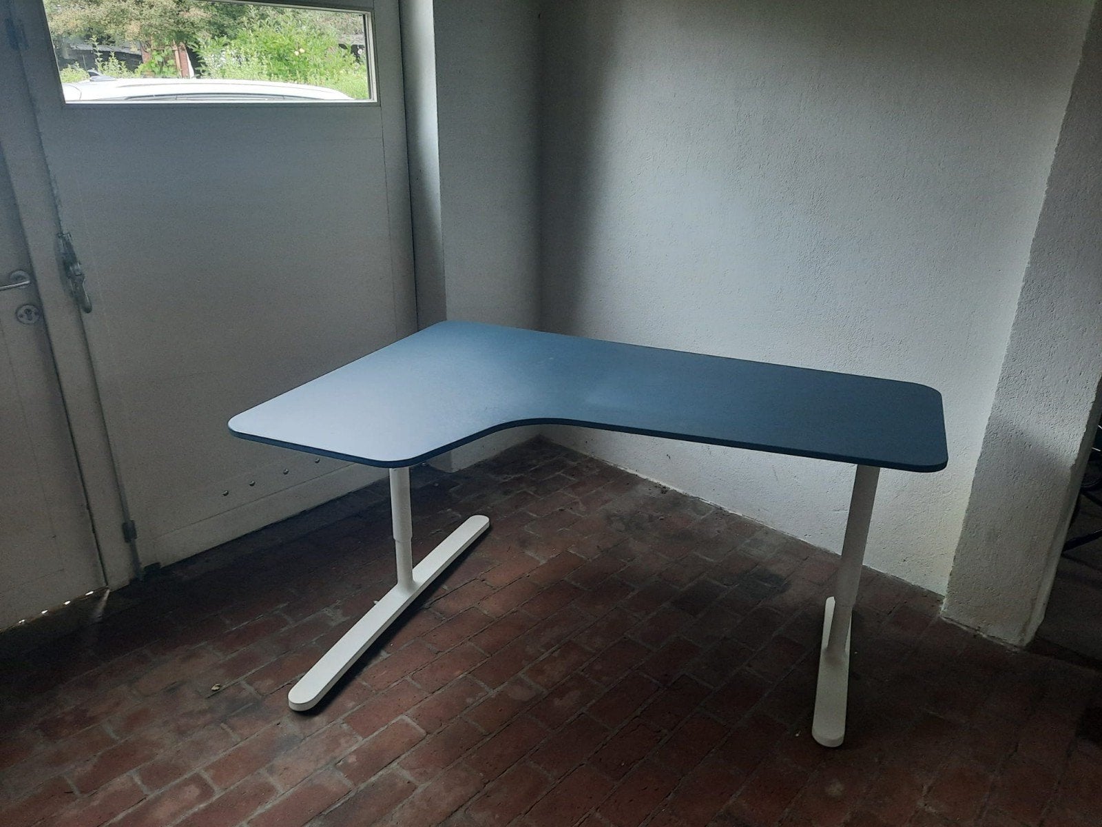 een hoekbureau van Ikea - Bekant, Ophalen, 160 cm, Hoekbureau, Zo goed als nieuw