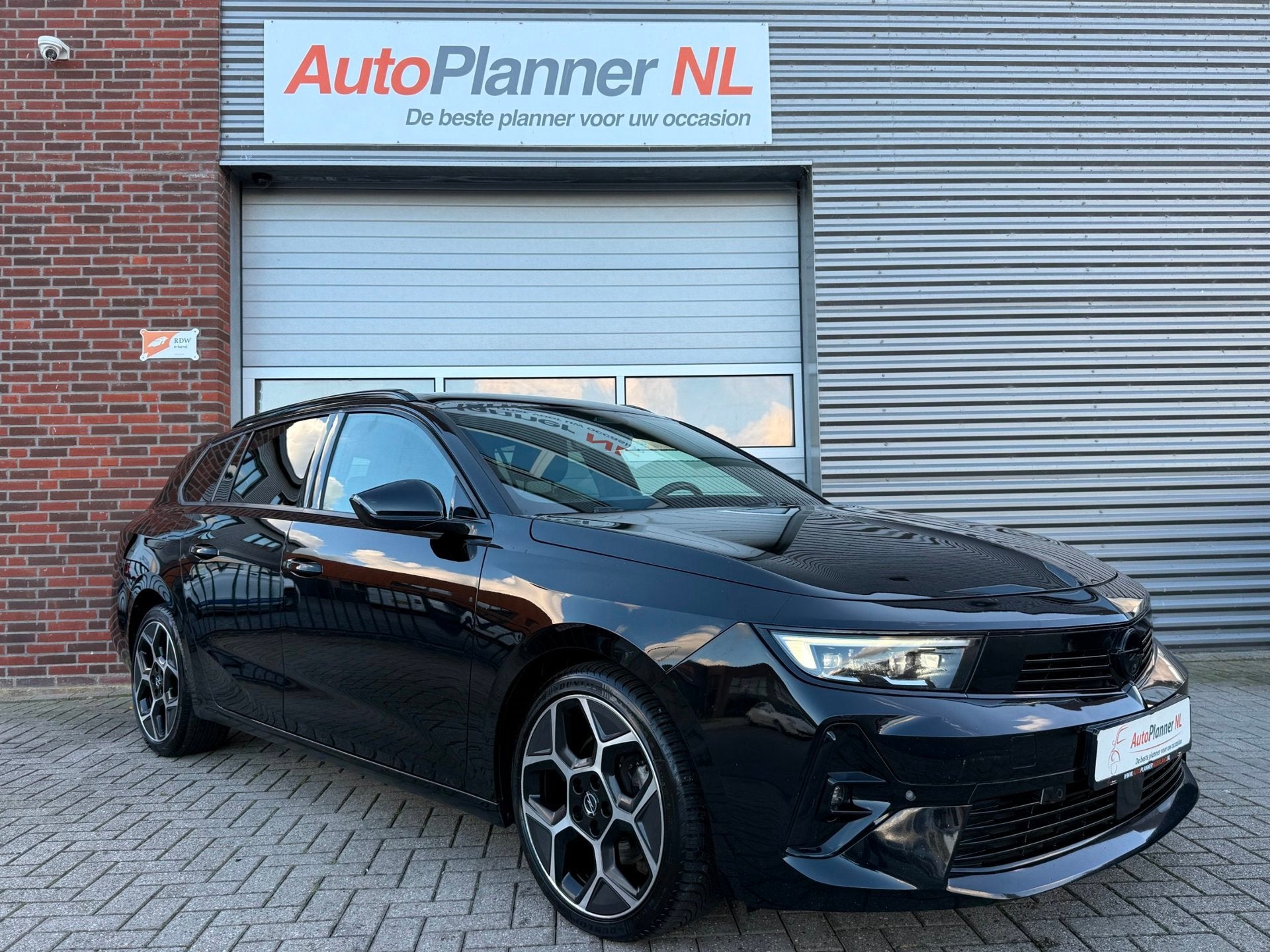 Opel Astra 1.2 Turbo Ultimate! Incl. Btw! 360 Camera! Pano, Dealer onderhouden, Gebruikt, Zwart, 1199 cc
