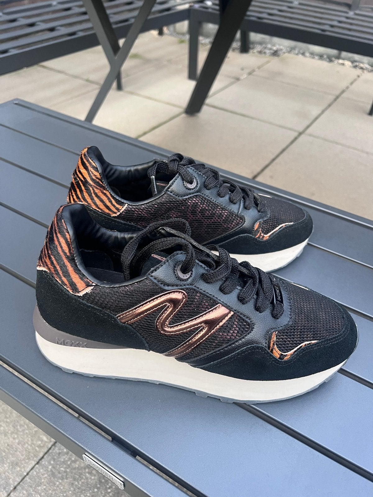 Mexx Juju humper dierenprint, Ophalen of Verzenden, Zo goed als nieuw, Bruin, Sneakers of Gympen