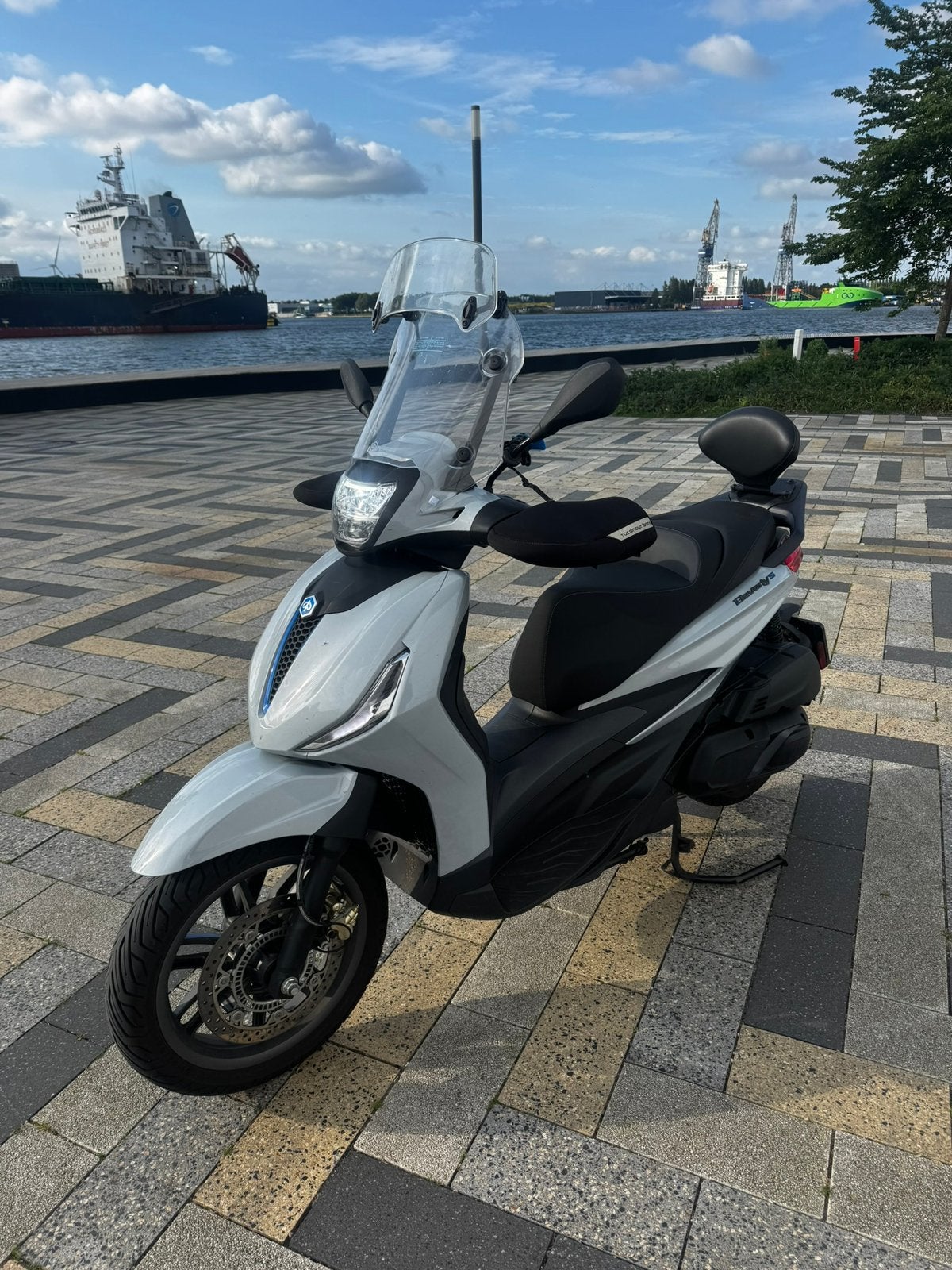 Piaggio Beverly 400 HPE – Nardo Grey – 2025 – 3jaar garantie, Fietsen en Brommers, Scooters | Piaggio, Overige modellen, Elektrisch