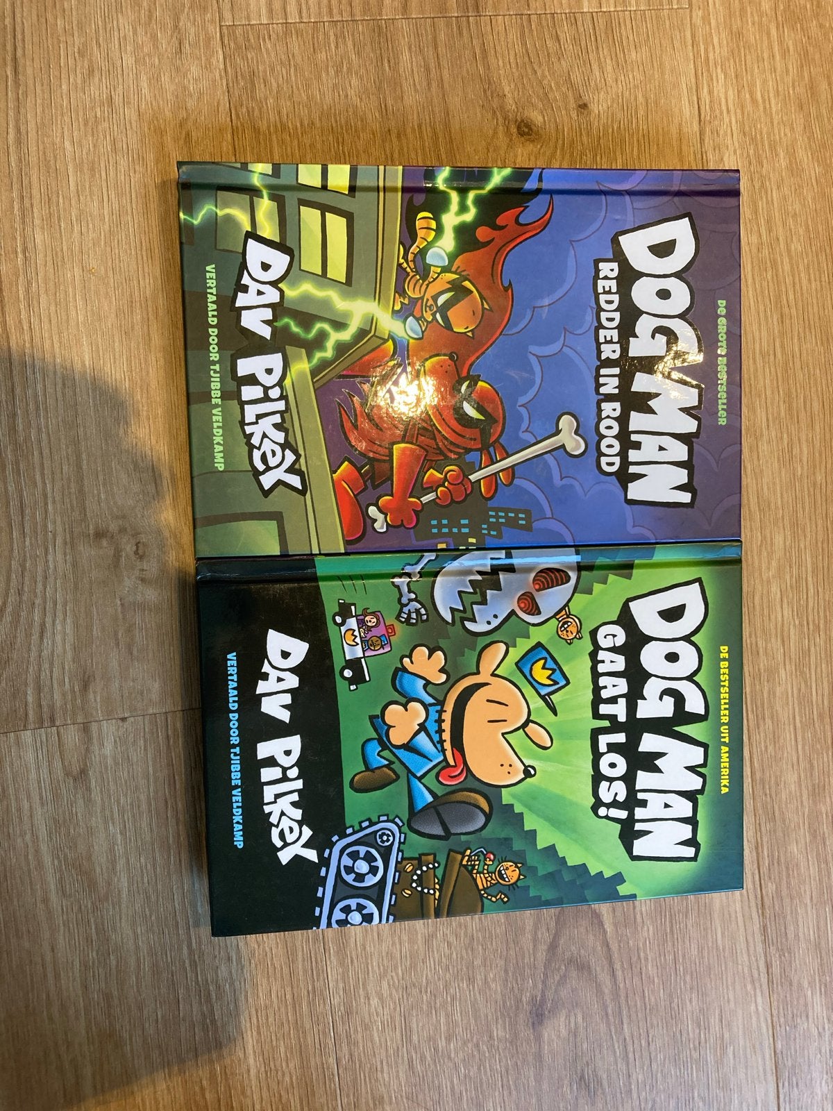 Dog Man boeken set: Redder in Rood & Gart Los!, Verzenden, Zo goed als nieuw