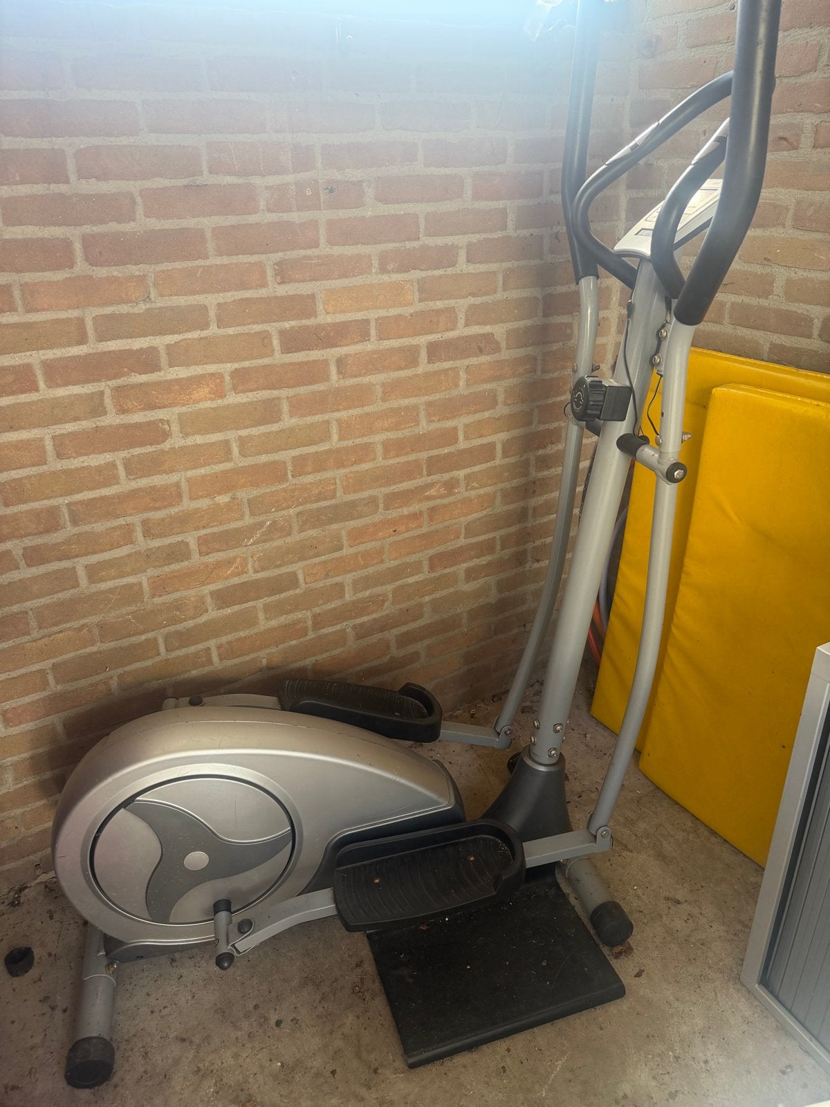 Crosstrainer - Ideaal voor thuistraining, Sport en Fitness, Ophalen, Gebruikt, Armen, Crosstrainer