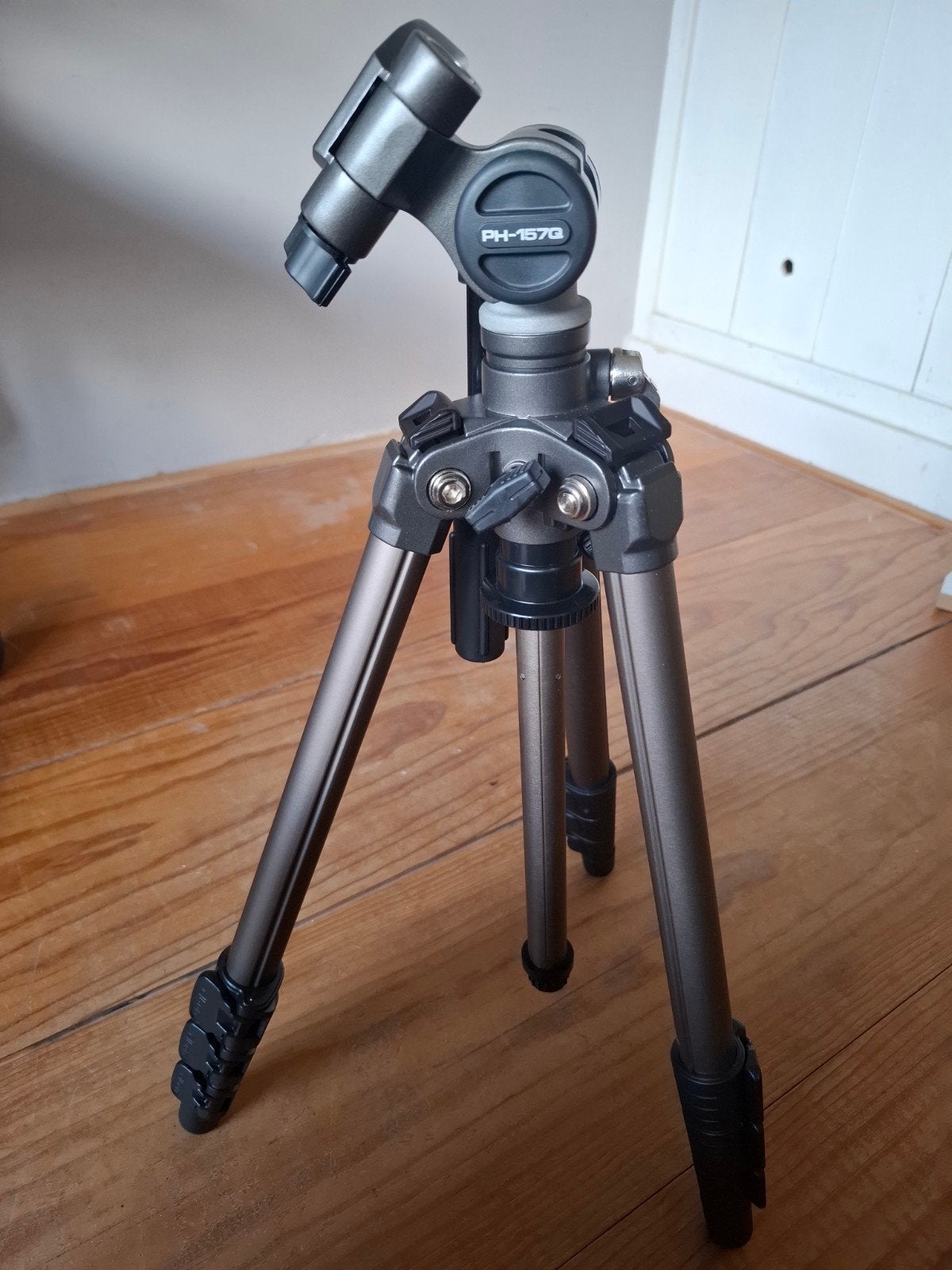 Velbon PH-157Q Statief met Balhoofd en Draagtas, Met balhoofd, 125 cm of minder, Velbon, Zo goed als nieuw