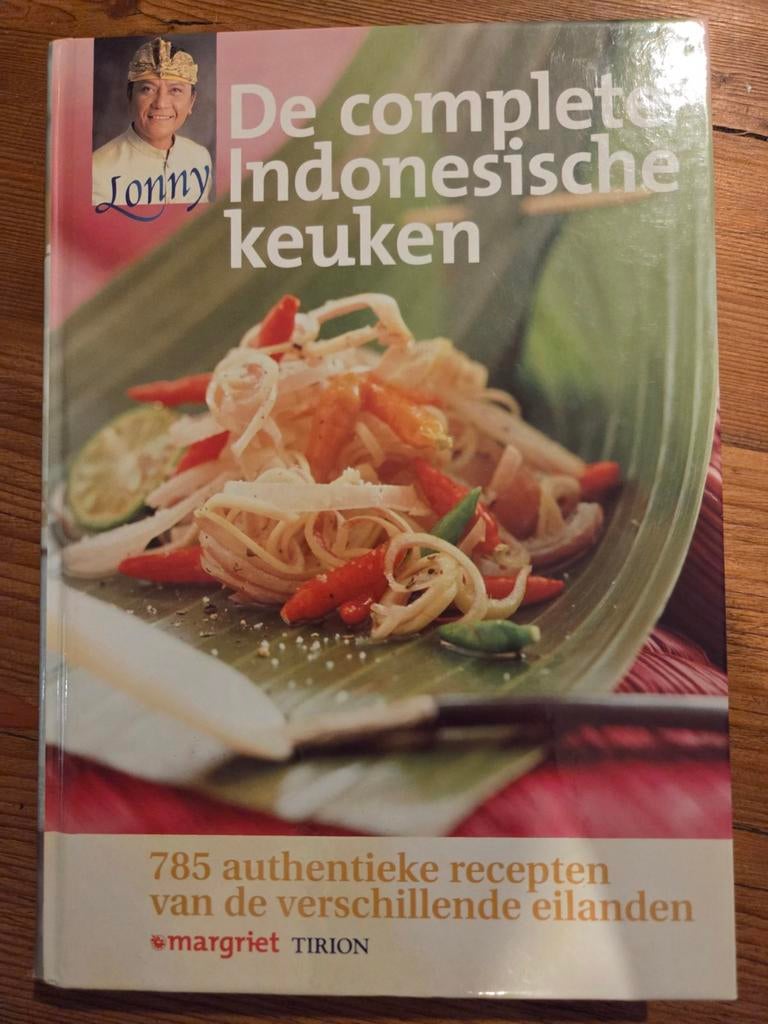 De complete Indonesische keuken - Lonny Gerungan (785 rec.), Boeken, Kookboeken, Ophalen of Verzenden, Azië en Oosters