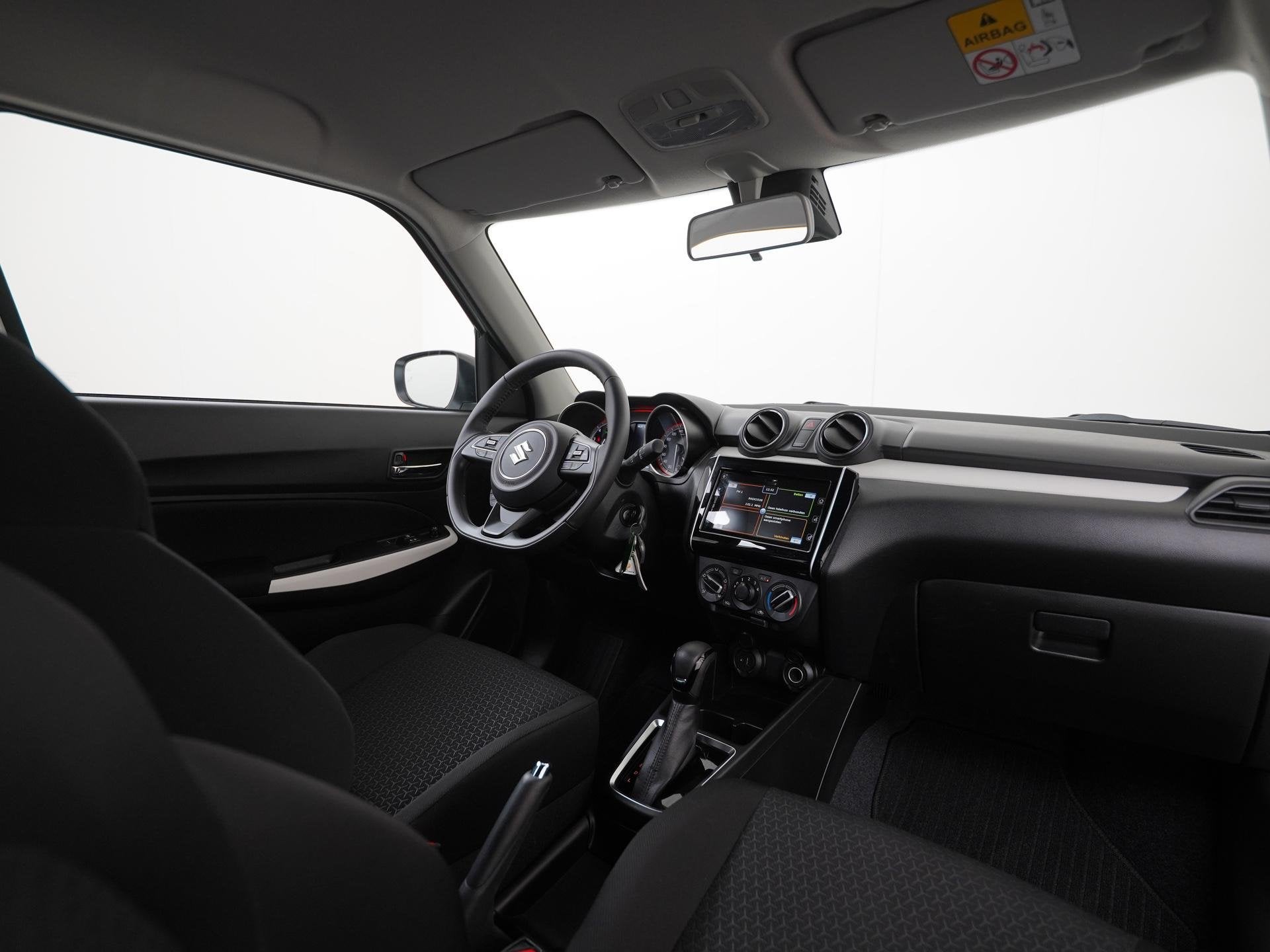 Suzuki Swift 1.2 Select Smart Hybrid | Camera | Blind Spot |, Auto's, Suzuki, Stof, Gebruikt, 4 cilinders, 400 kg