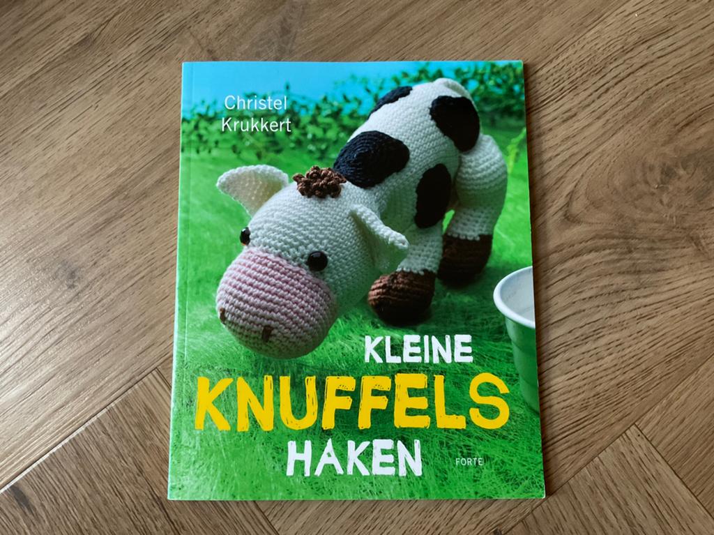 Kleine knuffels haken, Christel Krukkert, Ophalen of Verzenden, Zo goed als nieuw, Haken, Patroon of Boek
