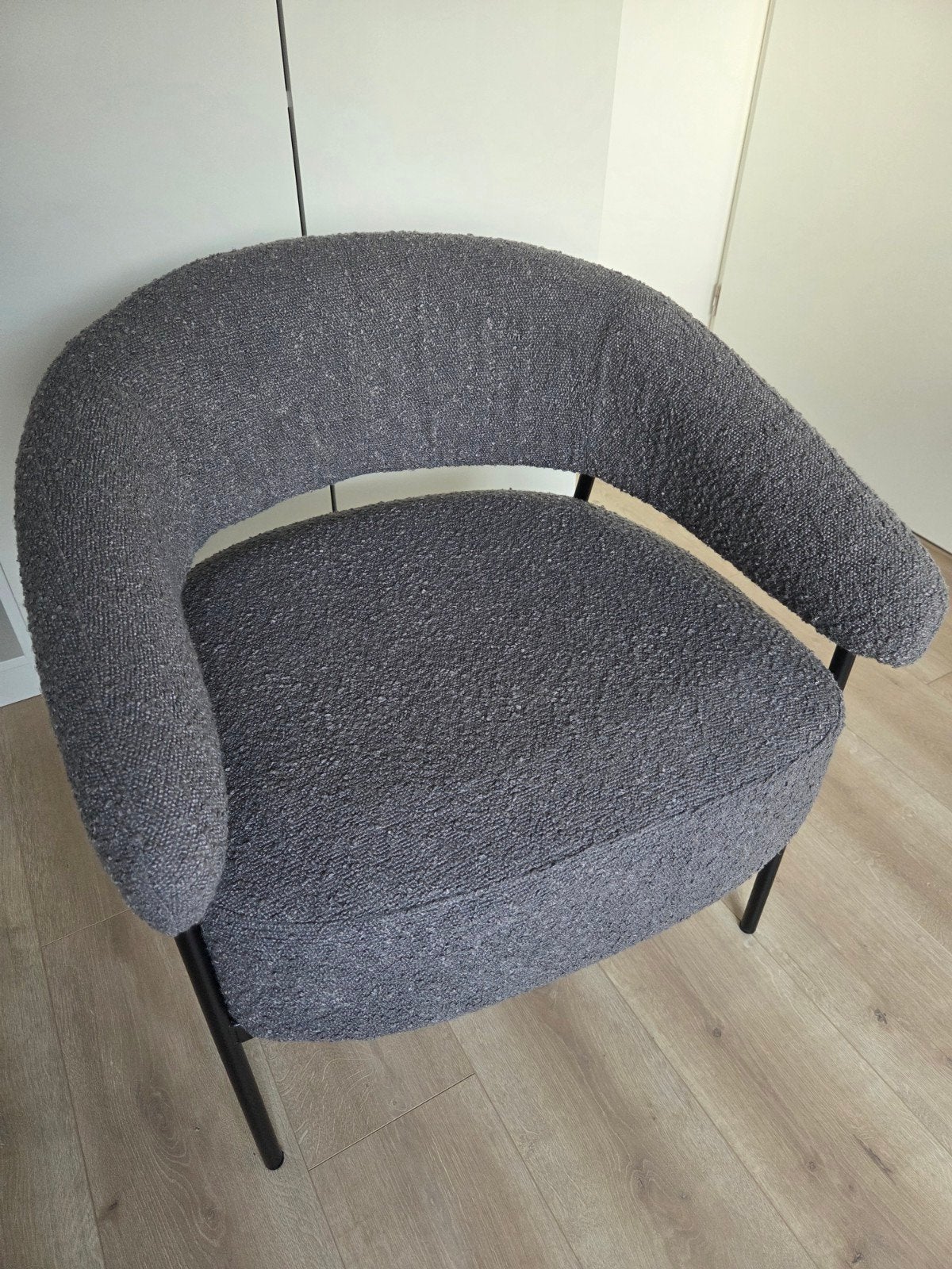 Deze zo goed als nieuwe fauteuil is een stijlvolle toevoegin, Huis en Inrichting, Ophalen, 75 tot 100 cm, Zo goed als nieuw, Stof