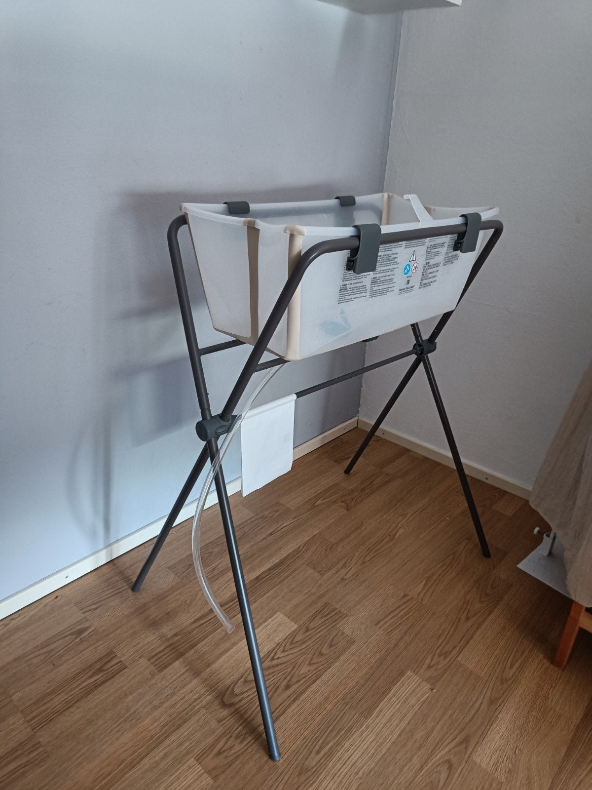 Stokke Flexi bad met newborn inzet en standaard, Kinderen en Baby's, Zo goed als nieuw, Badje, Standaard, Ophalen