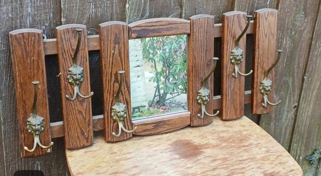 Vintage houten kapstok met spiegel en leeuwenkoppen, Ophalen of Verzenden