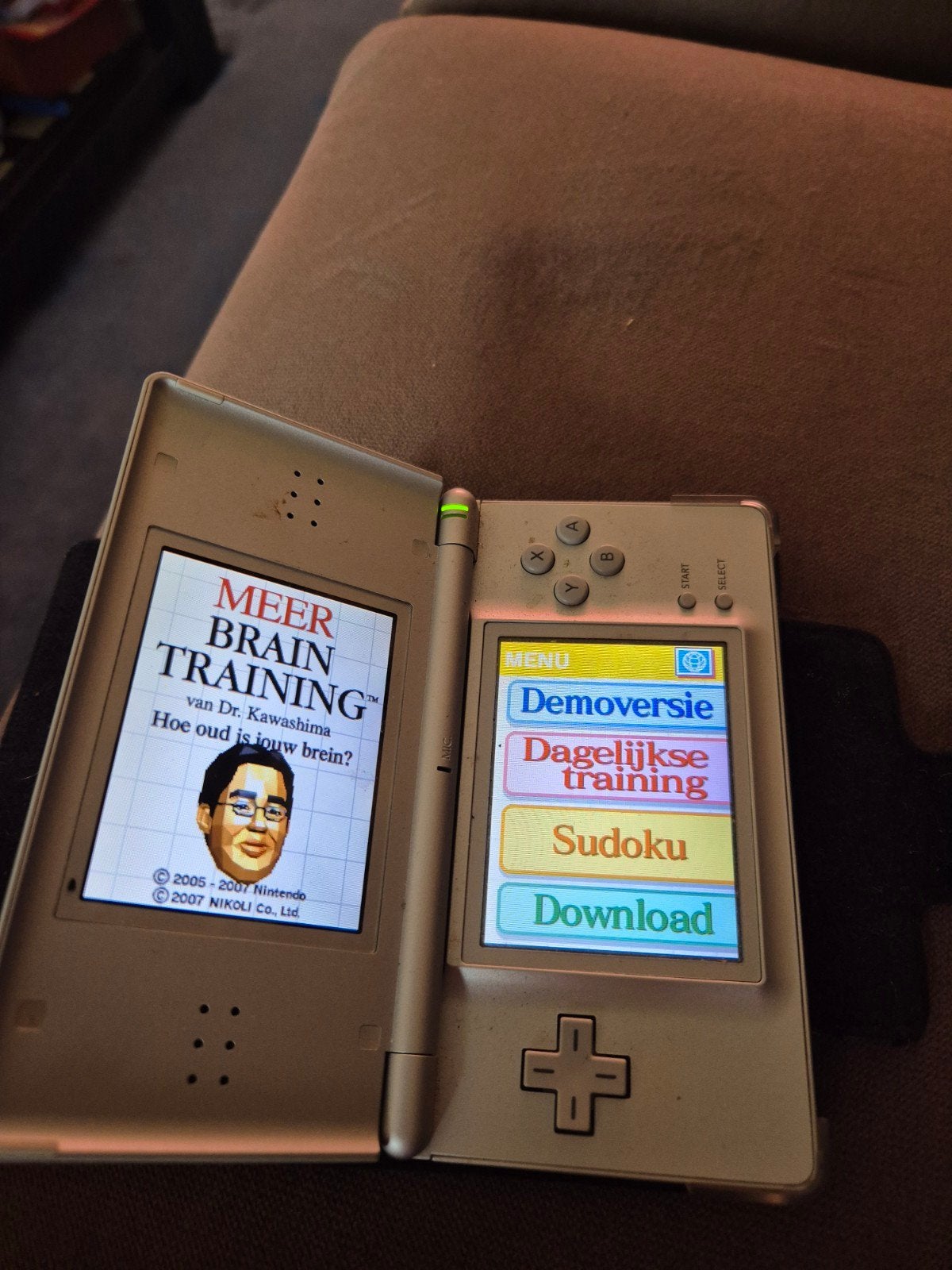 Nintendo DS Phat - Zilver met Brain Training, DS Original of Phat, Ophalen of Verzenden, Zilver, Gebruikt