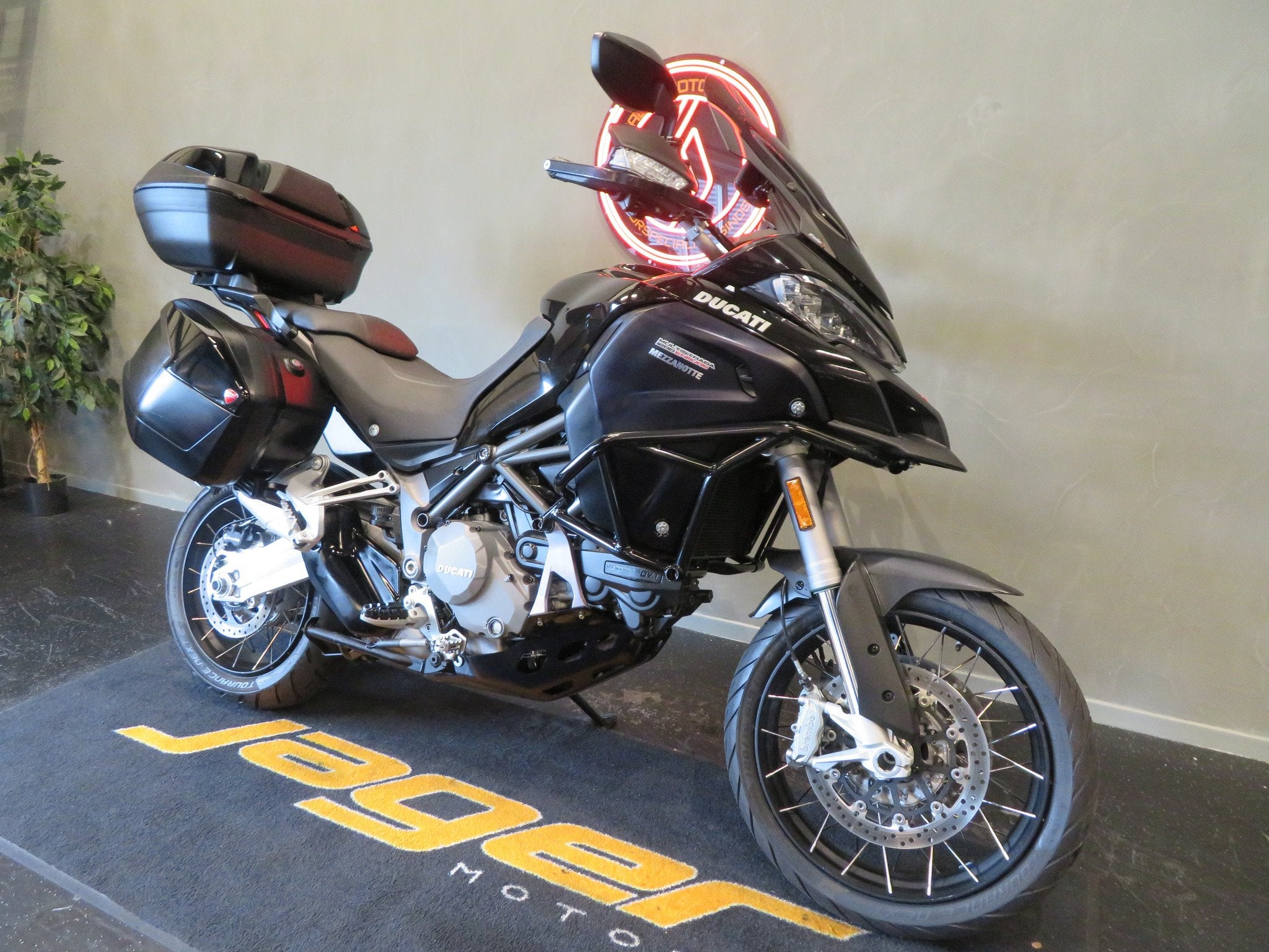 Ducati MULTISTRADA 1200 ENDURO ABS KOFFERS (bj 2017), Motoren, Toermotor, Gebruikt, Bedrijf