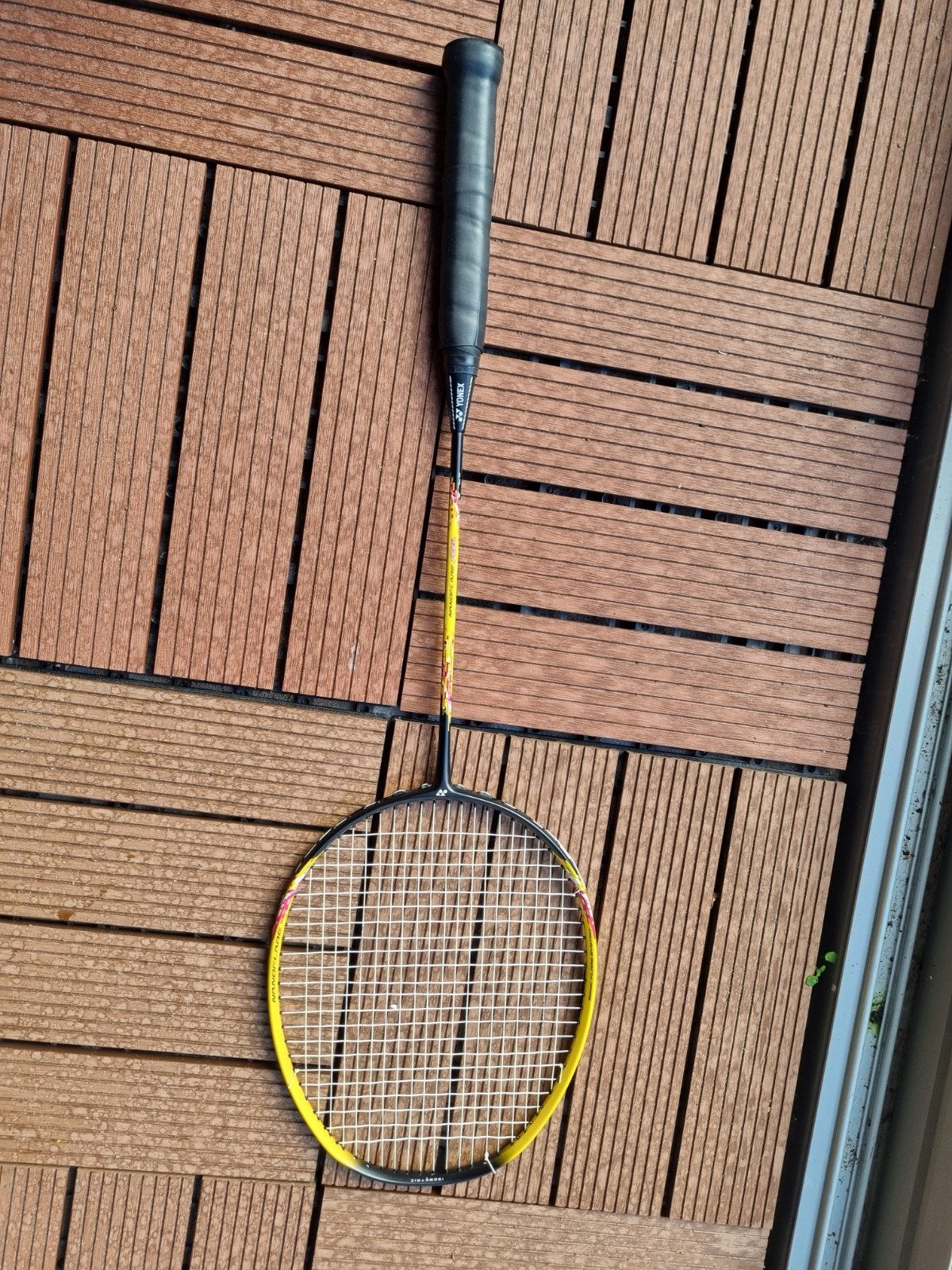 yonex badmintonracket nanoflare feel, Sport en Fitness, Ophalen, Zo goed als nieuw, Racket(s)