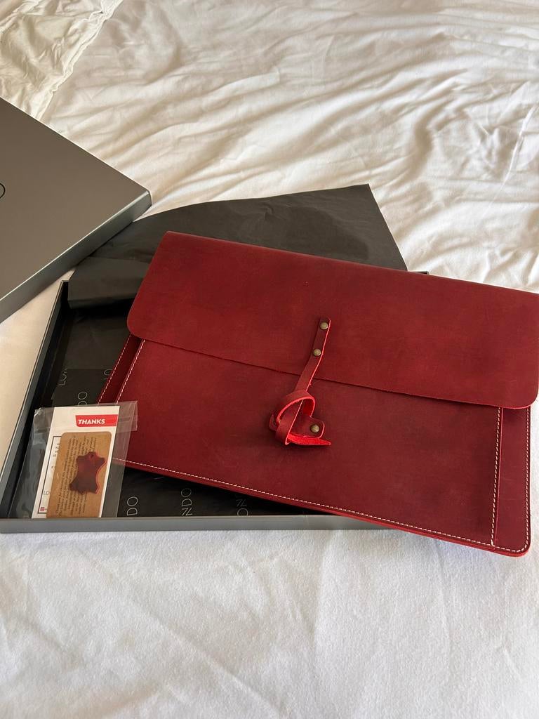 Londo Leren Laptop of ipad hoes 16 inch  donker rood, Computers en Software, Laptophoezen, Ophalen of Verzenden, 16 inch, Nieuw