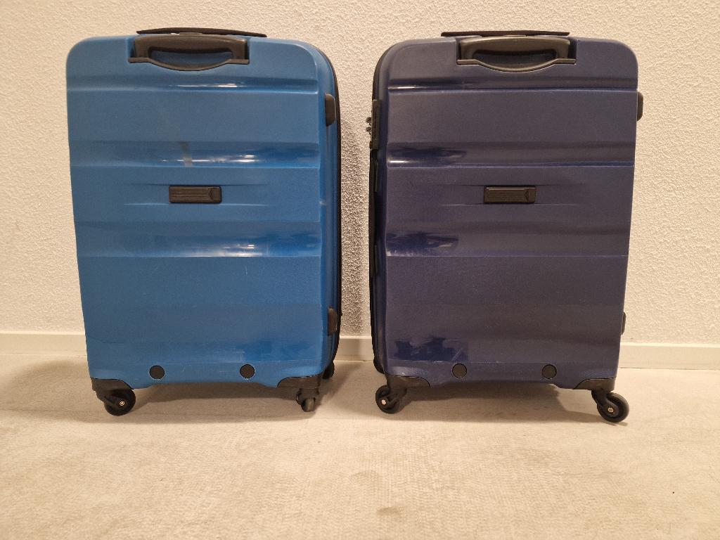 American Tourister koffers 69 cm, Sieraden, Tassen en Uiterlijk, Koffers, Gebruikt, Hard kunststof, 45 tot 55 cm, Wieltjes