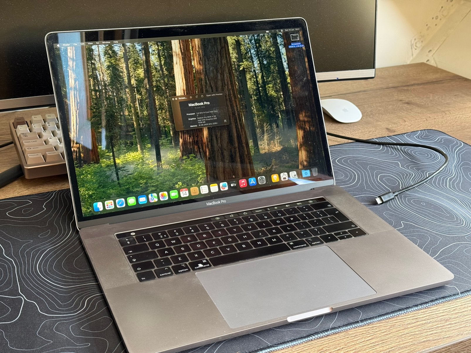 Macbook Pro 15 inch 2018. Batterij en sleep problemen., 2 tot 3 Ghz, 512 GB, Zo goed als nieuw, 16 GB