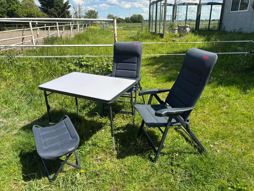 Crespo camping set: 2 stoelen, tafel en voetenbankje, Ophalen, Zo goed als nieuw, Campingstoel