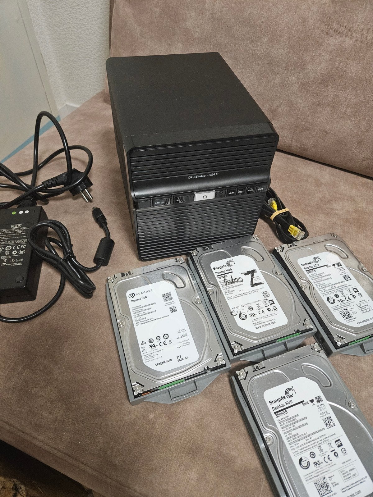 Synology DiskStation DS411 NAS met 4x 3TB Seagate HDD's, Ophalen of Verzenden, Zo goed als nieuw